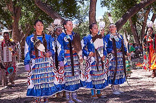 Hvordan adskiller kvindiske indianere sig fra deres europæiske "søstre", og hvad skal de kaldes korrekt?