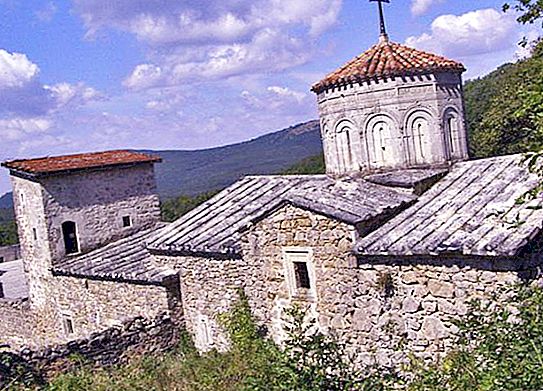 Armeniska klostret Surb Khach: beskrivning, historia och intressanta fakta