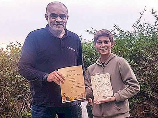 Ein unerwarteter Fund: Ein 13-jähriger israelischer Junge fand eine alte byzantinische Tafel mit einem Text und übergab sie dem Staat
