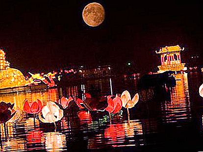 เทศกาลกลางฤดูใบไม้ร่วงในประเทศจีนหรือไทรอัมพ์ภายใต้แสงจันทร์