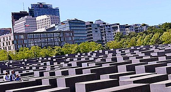 柏林大屠杀遇难者纪念碑：在哪里，创作历史和照片描述