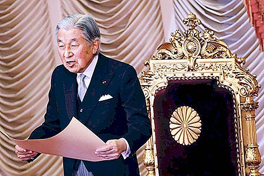 Poezija in molitve: Vsakdanje življenje japonskega cesarja