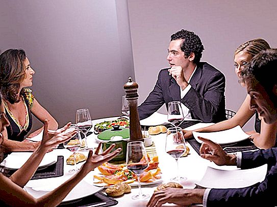 De regels van etiquette aan tafel en eten
