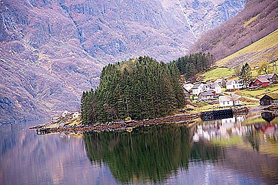 Fjords de l'ouest de la Norvège. Fjord de Nerei: photos et description