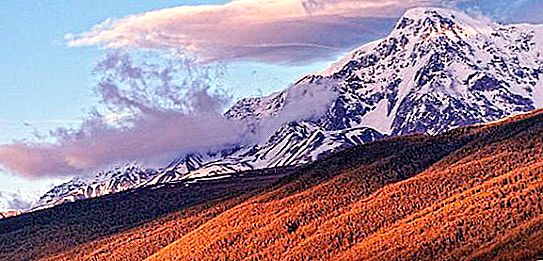Waar zijn de gouden bergen van Altai? Foto van Golden Mountains van Altai