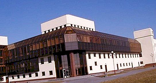 Ledo rūmai Breste: aprašymas ir adresas