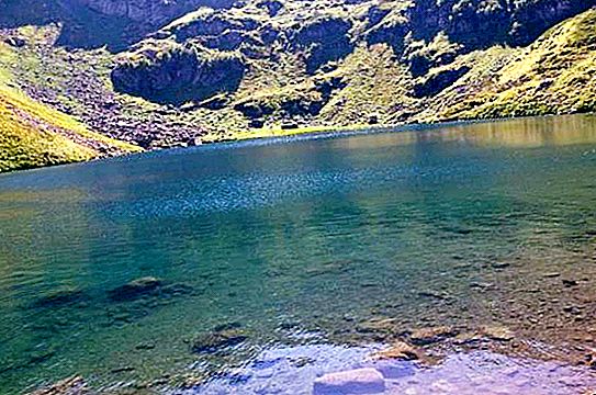 Mzi е езеро в Абхазия. Описание на резервоара, неговите характеристики, местоположение и интересни факти