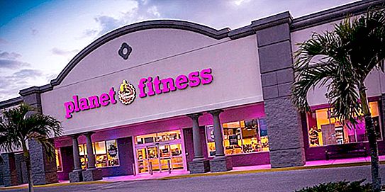 Planet Fitness employees in Alaska take to the streets and do good deeds: they can just treat you with chocolate