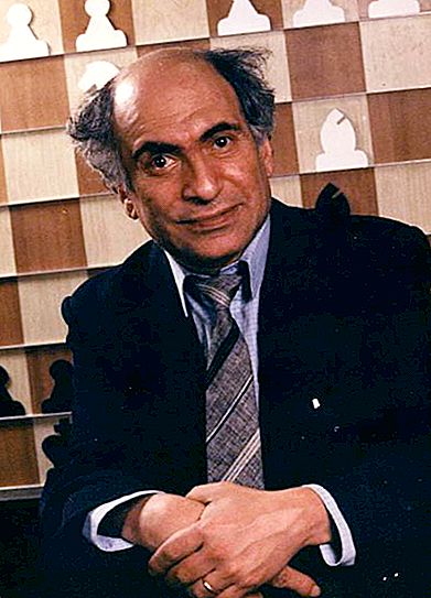 Mikhail Tal is the world chess champion. Biography