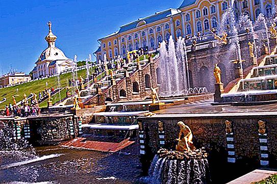 Museo Peterhof - la perla della capitale del Nord