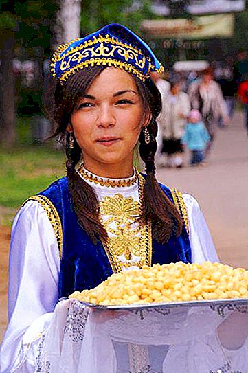 Kultura, kaugalian at tradisyon ng mga taong Tatar: madaling sabi