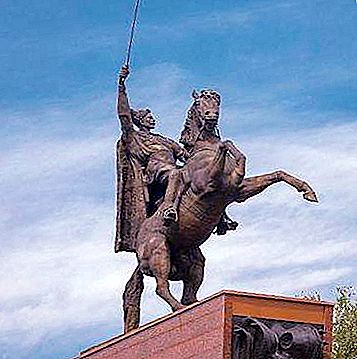 Monumentit Cheboksaryssa: historiaa ja mielenkiintoisia faktoja