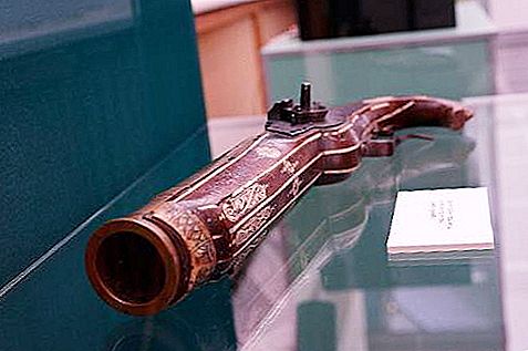 Muzium di Izhevsk (Kalashnikov): tempat untuk dikunjungi