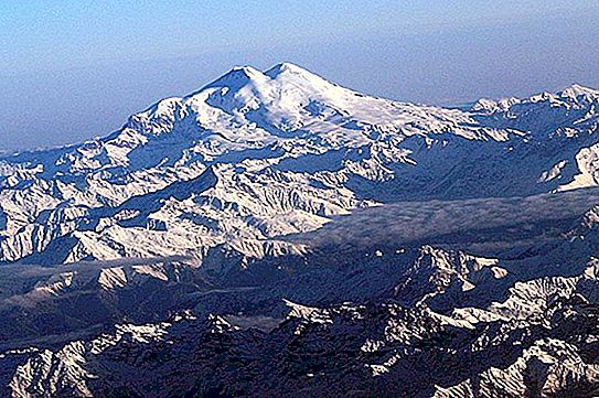 Rusya'nın en yüksek dağı: isim ve fotoğraf