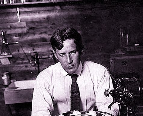 El físico Wood Robert y sus experimentos.