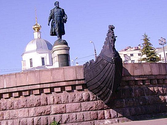 トヴェリと他の都市のアタナシウスニキティンの記念碑
