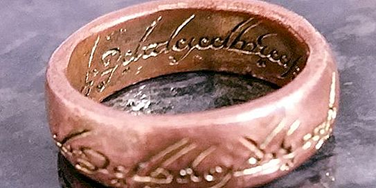Di Inggris, dicuri salinan cincin mahakuasa. Dan salahkan Bilbo Baggins