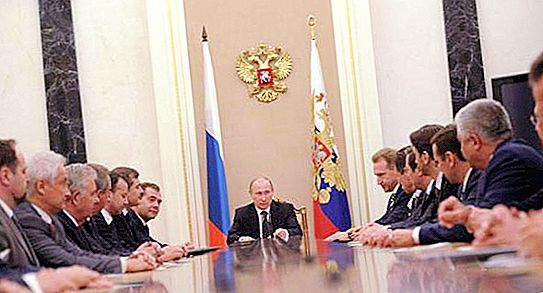 Venäjän federaation hallituksen puheenjohtajat: kuka toimi tässä tehtävässä ja millainen on nimitysmenettely?