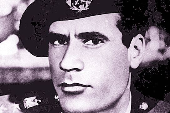 Mouammar Kadhafi: biographie, famille, vie personnelle, photo