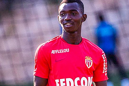 Adam Traore: Pemain tengah Malian, pemain bola sepak kelab Monaco