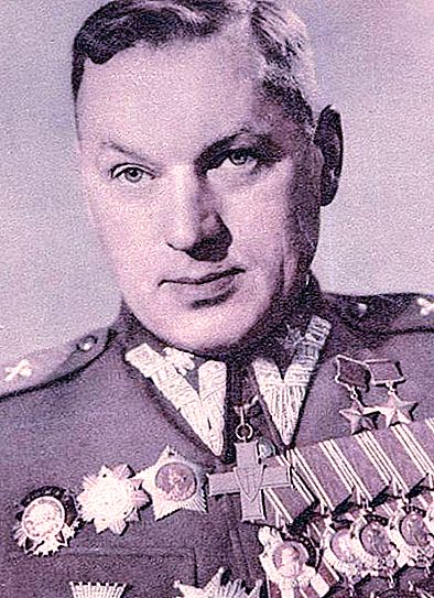 El mariscal Rokossovsky: una breu biografia i fotografies