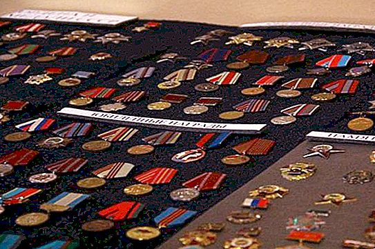 Medali tentara-internasionalis: di Rusia modern dan di Uni Soviet