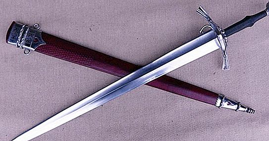 Épée moderne: classification et description, acier, photo