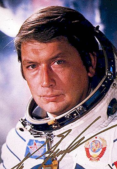 Boris Egorov adalah angkasawan yang menakluk ruang dan lebih daripada satu hati wanita