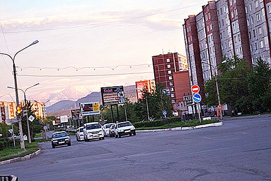 A população de Sayanogorsk e seu emprego