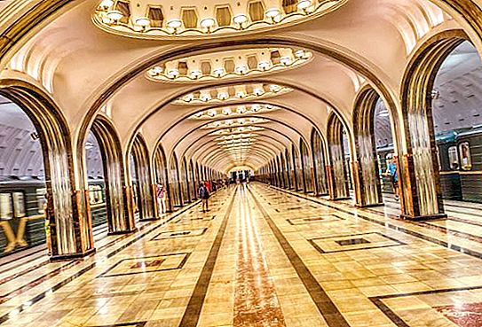 En je vraagt ​​je af wat de gemiddelde diepte is van de metrostations in Moskou?
