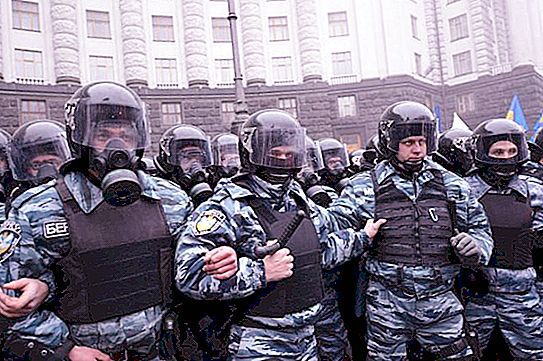 Qu'est-ce qu'un aigle royal? Qu'ont fait les "Golden Eagles" sur Euromaidan?