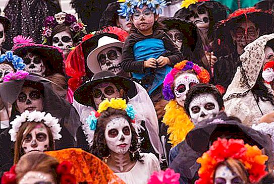 मेक्सिको में मृतकों का त्योहार कैसे मनाया जाता है?