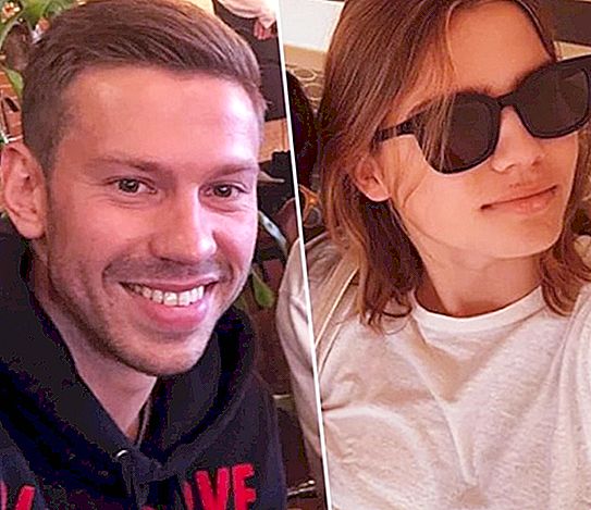सभी उम्र प्यार करने के लिए विनम्र हैं: 29 वर्षीय स्मोलोव येल्तसिन की 17 वर्षीय पोती से मिलता है
