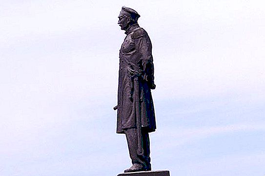 Monumento a Nakhimov - un biglietto da visita di Sebastopoli, un omaggio alla sua ricca storia