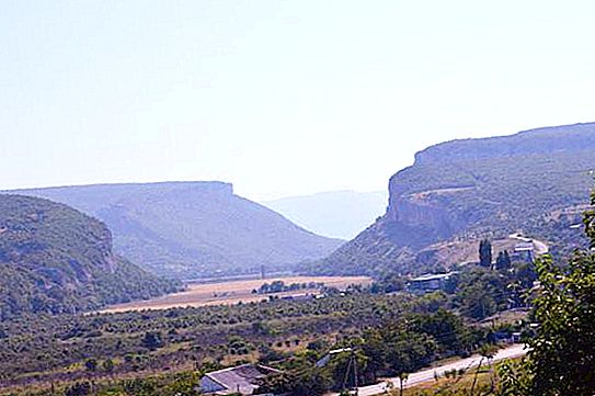 风景如画的自然纪念碑-Belbek Canyon：该地区和景点的描述