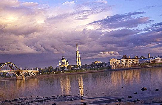 Globina akumulacije Rybinsk: nevpadljivi kazalci škandalozno znanega umetnega morja