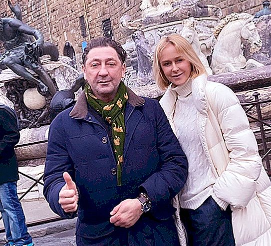 What does the wife of Grigory Leps look like, with whom he fell in love at first sight 20 years ago (new photos)