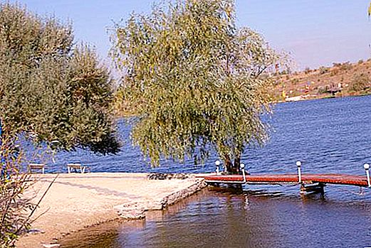 Hồ chứa Karlovskoe: mô tả về địa điểm tự nhiên