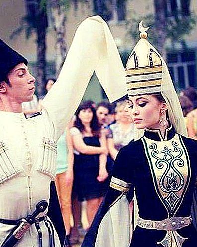 Tšetšenian kansallispuku: tšetšeenien kuvaus, historia ja kulttuuri