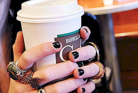 गुप्त पकड़ - एक कप कॉफी को ठीक से कैसे पकड़ें ताकि इसे बहाया न जा सके