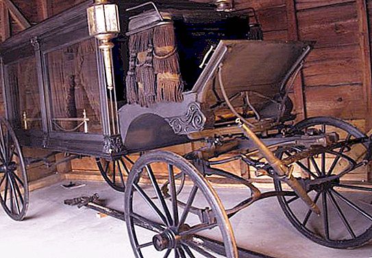Carro funerário é um veículo. História do carro funerário