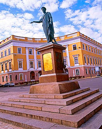 Monumen Duke di Odessa - kartu kunjungan kota