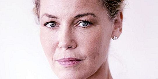Connie Nielsen: biography, career, personal life