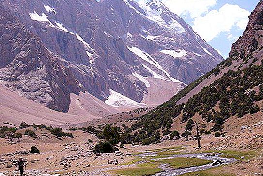 Fann Mountains - země horolezců