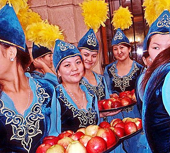 Traje nacional kazajo: descripción y foto