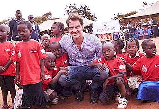 יריב נוראי על המגרש ואדם טוב לב חסר תקנה: רוג'ר פדרר מטפל בילדים אפריקאים במשך שנים