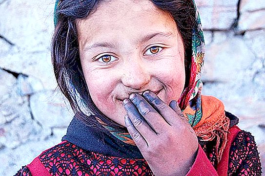 타지키스탄 여성이 히잡을 거의 입지 않는 이유