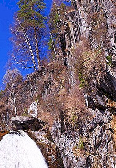 Cascada de Korbu: un fenómeno natural increíble