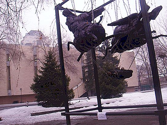 Kasteev Art Museum. Exposure, iskedyul ng trabaho, tiket.