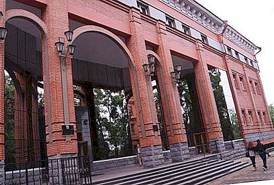 Habarovszki Helyi Múzeum: történelem, kiállítások és kiállítások. Khabarovszki Regionális Múzeum az I. I. Grodekov elnevezést kapta